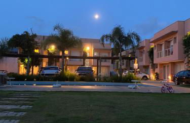 Condomínio pé na areia, super novo e confortável. - Foto 1