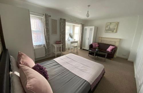 Wilce House - Photo 1