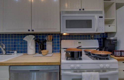 Book Now! 8-Min to Metro - King Bed- Old Town Central Retreat - Floyd's Freedom - - Foto 36