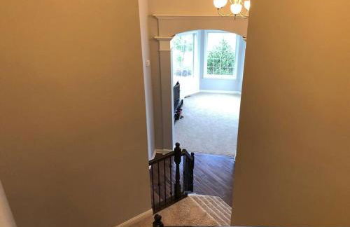 Lakefront view 5 bedroom home with basement - Foto 5