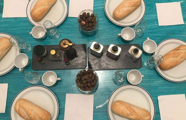 Degustação de azeites com café da manhã típico - Photo 2