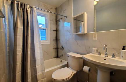 The B&W Haven 5BR Home with yard theater - Foto 62