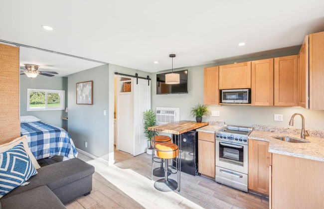 Cozy Lakefront Studio On Long Lake! Home by RedAwning - Foto 12