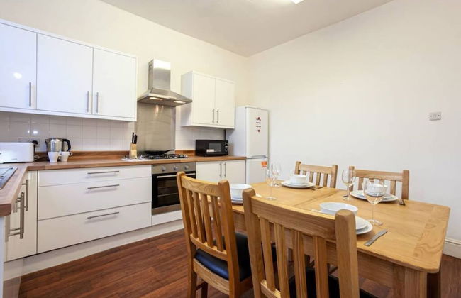 Spacious Cosy 2 Bedroom House by Bridgewater Canal - Foto 8
