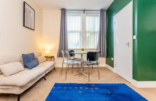 Two Bed Apartment RYTON With Free Parking - Foto 12