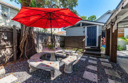 Remodeled 2BR Apartment w/ Garden Deck - Photo 1