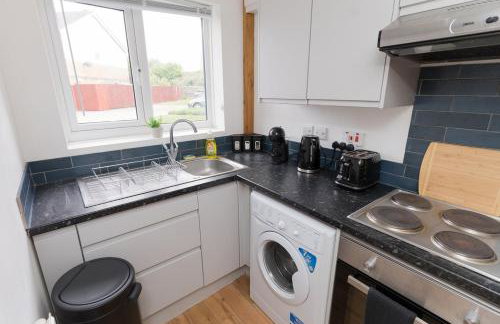 Contractors-Relocation-Free Parking-M5 Junction2 - Foto 25
