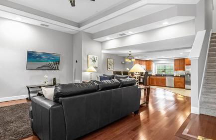 Book Your Summer Escape - TownHome by Disney! - Photo 7