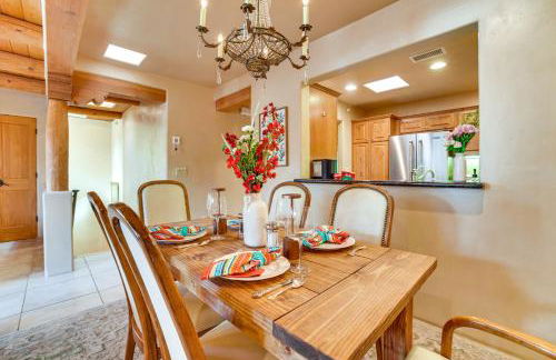 Walk to Santa Fe Plaza Condo with Kiva Fireplace! - Foto 6