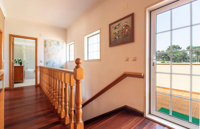 Aroeira Villa Sleeps 10 With Pool - Foto 24