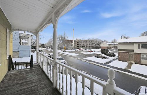 Cozy Adventure Filled Escape Free parking apts - Foto 10