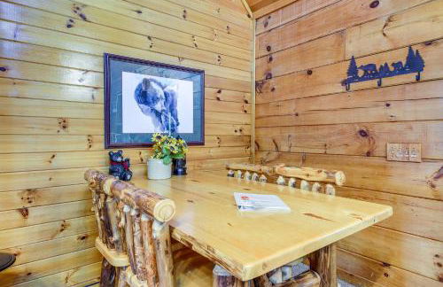 Sevierville Cabin with Wraparound Deck and Lake Access - Foto 6