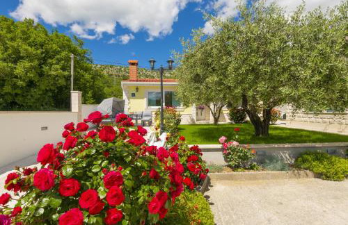 Holiday Home Maslina near Omis - Photo 1