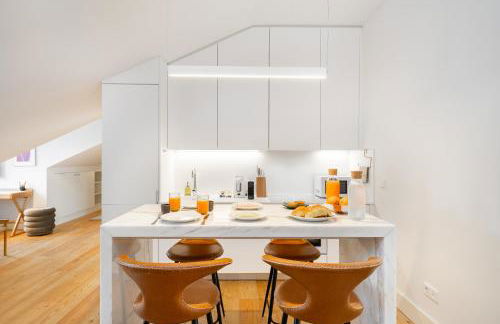 WHome Top-Floor Studio in Prime Location - Photo 22