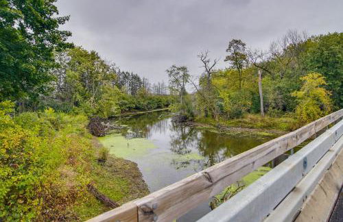 Riverfront Libertyville Retreat with Outdoor Kitchen - Foto 39