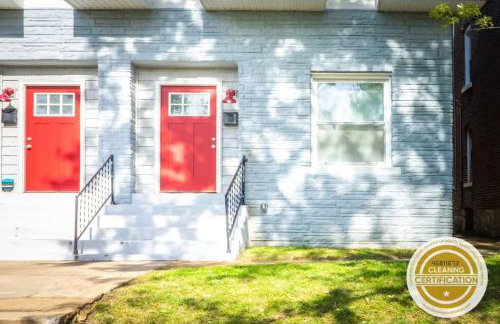 Cozy 3BR Townhome Perfect Location ABODEbucks - Foto 1