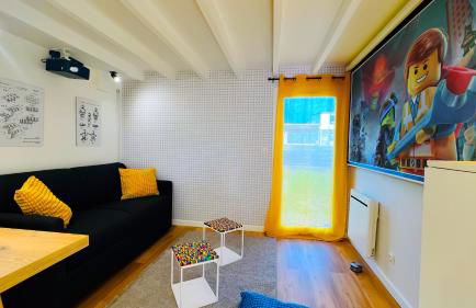 Futurostudio - Appart Hôtel LEGO - 5min du Parc Futuroscope - Parking - Poitiers - Foto 4