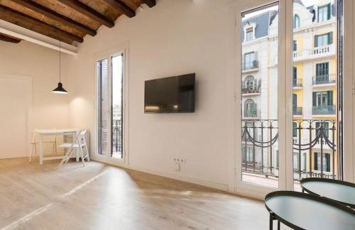 Modern and bright apartment well located in Gracia - Photo 13