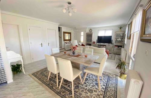 Maravillosa casa con piscina en un pueblo único, Artajona - Navarra - Foto 5