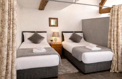 Romeo Cottage - Sleeps 4 - Open Plan Barn - Private Hot Tub & Garden - Foto 11