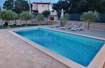 Villa Lukas&Ana s bazenom,dječjim igralištem - Photo 34