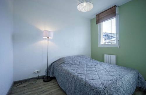 Appartement Neuf pour 6, Parking Gratuit, Skis et Accès Pistes en 5min - FR-1-695-4 - Foto 14