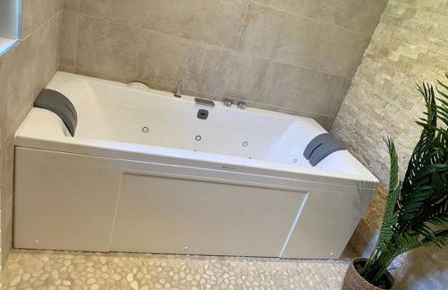 Superbe Villa vue panoramique et piscine exterieure chauffée - Photo 18