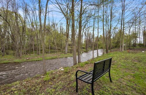 Serene Riverside Retreat home - Foto 2