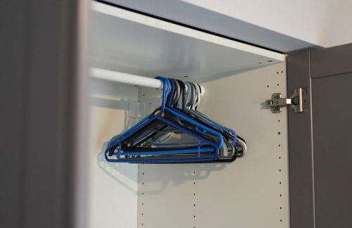 Air Maison - Family Home with Off-Road Parking - Photo 21