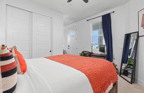 Modern 1BR Suite w AC Sleeps 3, NW Bakersfield - Photo 21