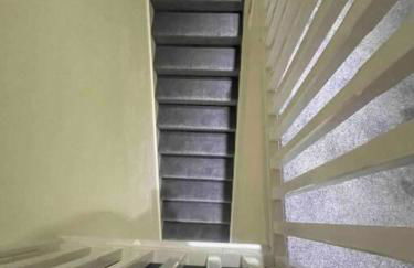 Charming House with Garden - Sleeps 6 & Parking - Foto 10