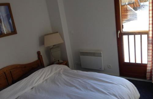 Petit Chalet 5 pers piscine sauna 2 chambres - Photo 10