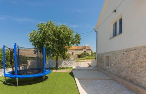 Family friendly house with a swimming pool Vrpolje, Sibenik - 25004 - Photo 10