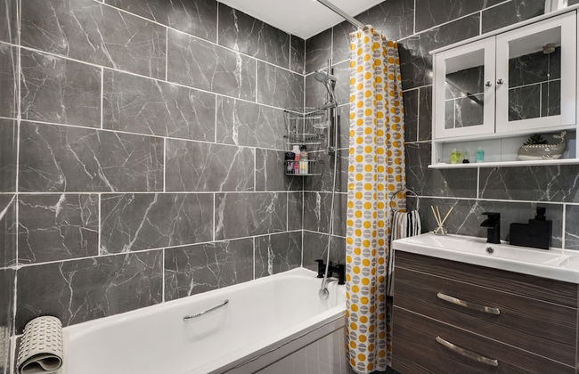 Apartment-sleeps3-heating-television-internet - Photo 10