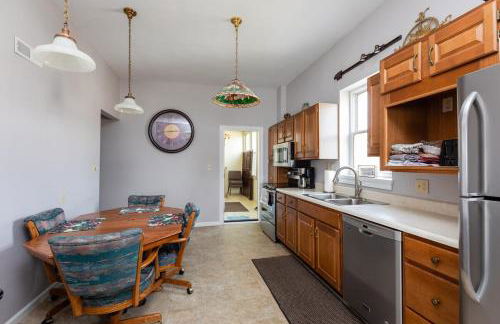 Riverview Loft! Downtown Alton - Foto 18