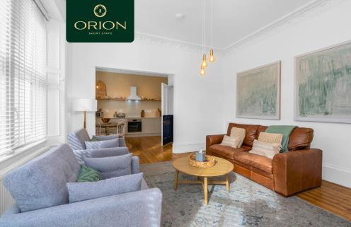ORION SHORT STAYS is a Renewable Energy Specialist accommodation Provider based in Dundee, We have many properties available for large groups, ASK us for more details and for Custom Quotes, Many properties close to the PORTs and for Large Teams of 100 - Foto 50