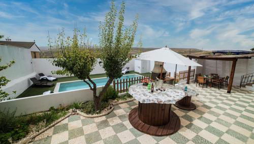 Magnificent villa: 2 private pools, BBQ, garden & parking. 13 per. In Padul - Foto 3