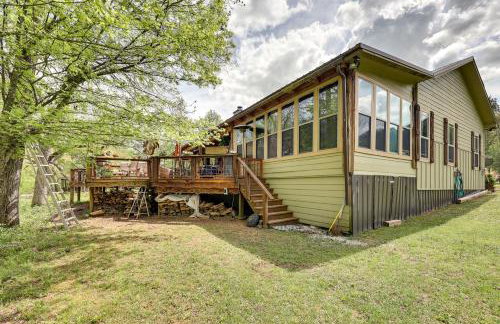 Flag Hole Riverfront Cabin Near Local Attractions! - Foto 34