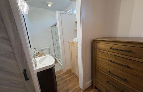 Coastal home with private separate guest house, gas grill and close to local beach - Foto 5