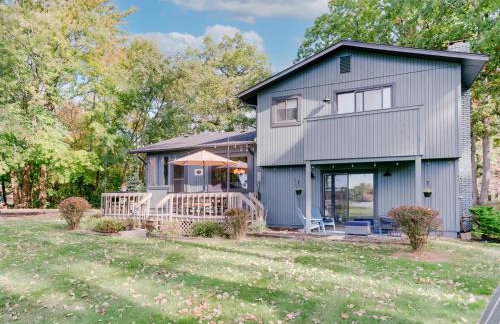 Lakefront Retreat with Views and Decks and Fire Pit - Foto 41
