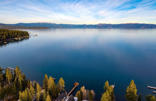 Westlake Cabin by Avantstay Hot Tub Near Skiing Walk to Restaurants Lake - Photo 35