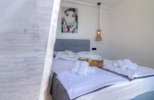 House Silence - Photo 10