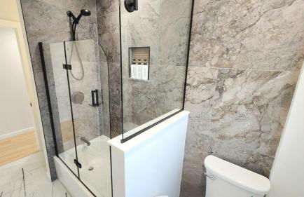 The Row House- Modern, Stylish and Newly Updated! - Foto 30