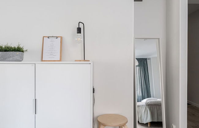 Spacious Downtown Apt with Balcony that Hosts 10 - Foto 8