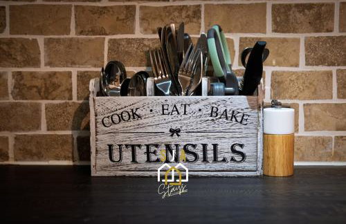 Crown Apartment - SJA Stays - Modern 2 Bed Apartment - Foto 9