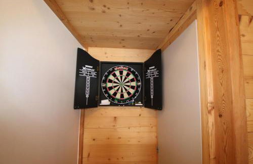 Charming Chalet w/ Mountain & Slope Views, Jacuzzi - Foto 8