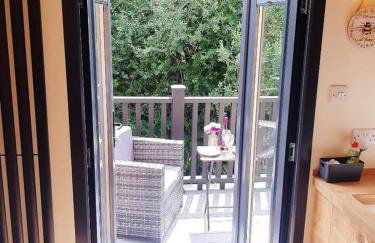 Min yr Afon - Cabin - Sleeps 2 - Hot Tub - Parking - Foto 62