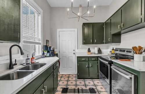 A Timeless Victorian Home with Period Charm! - Foto 10