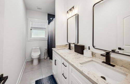 Centrally Located Home in Atlanta-10 Mins from GA Aquarium, Mercedes Benz Stadium, & Much More - Foto 13