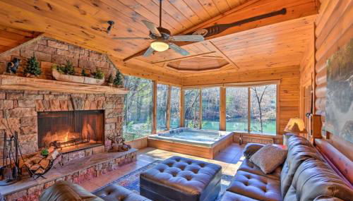 Cherry Lake Lodge with Hot Tub, Fire Pit and Game Room - Foto 1